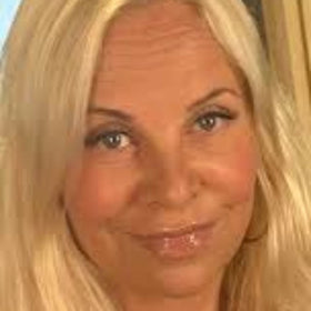 Tracey F.
